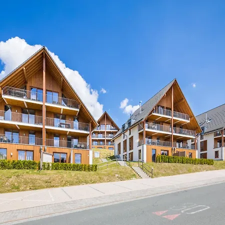 Spacious, Modern Apartment, Ten Minutes Walk From The Centre